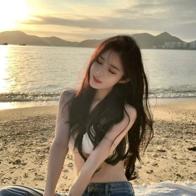 弱比少男闯女校